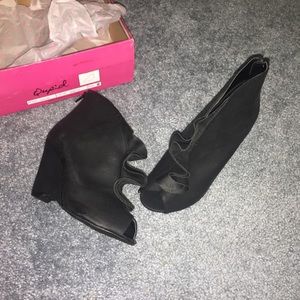 Qupid open toe bootie